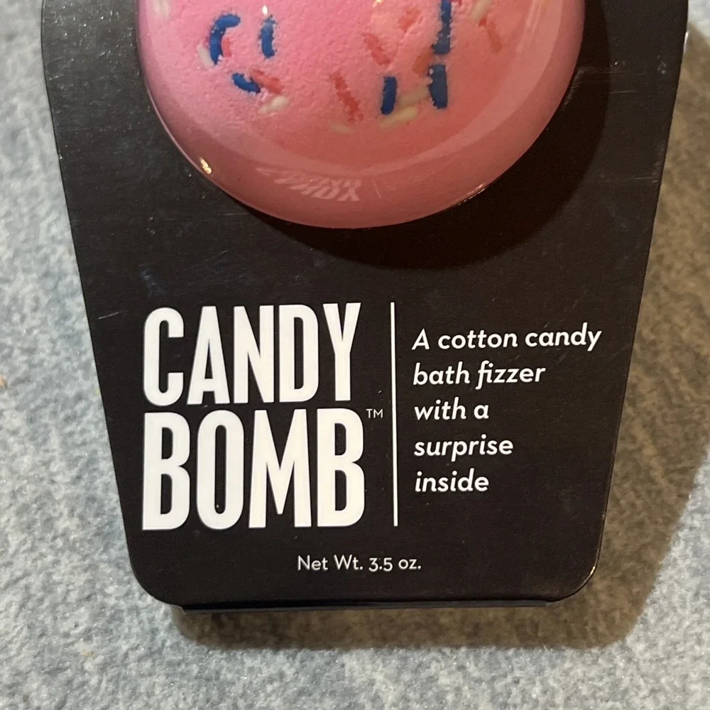 Da Bomb Bath Fizzers Cotton‎ Candy Bath Bomb with surprise inside - 3.5oz New